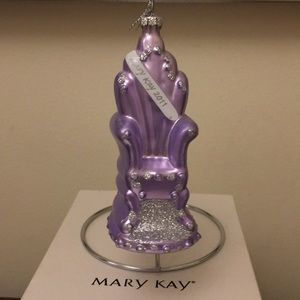 Mary Kay Throne Ornament 2011